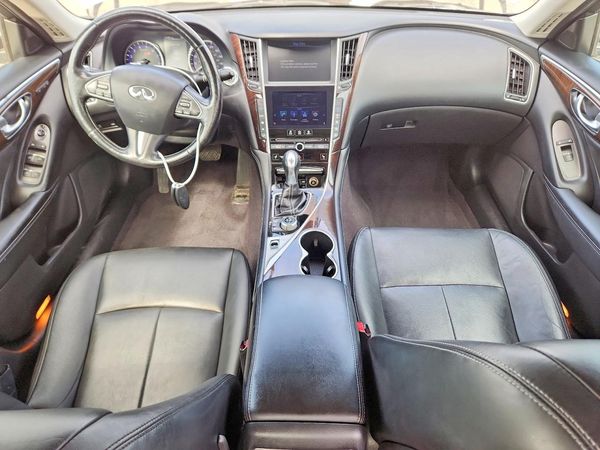 2015 INFINITI Q50