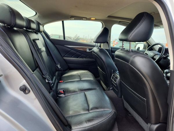 2015 INFINITI Q50