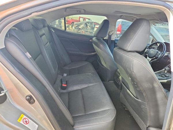 2017 LEXUS IS