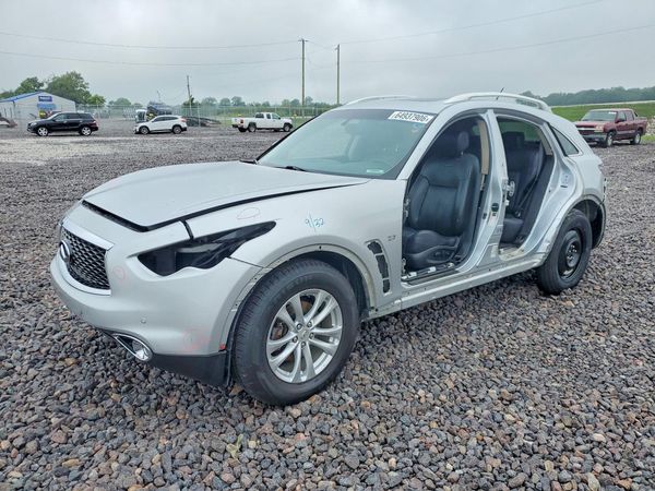 2017 INFINITI QX70