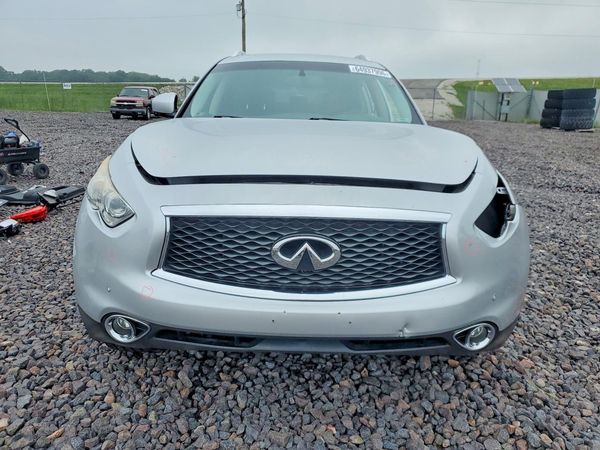2017 INFINITI QX70