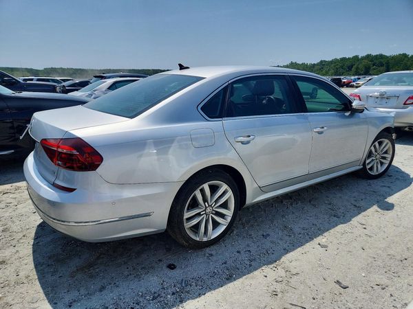 2017 VOLKSWAGEN PASSAT SEL Premium