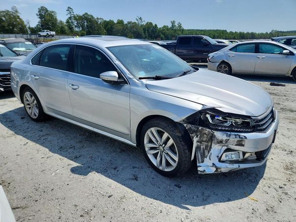 2017 VOLKSWAGEN PASSAT SEL Premium