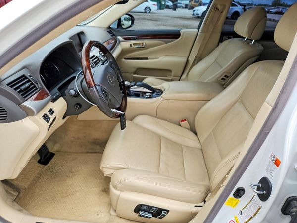 2017 LEXUS LS