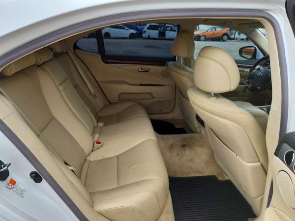 2017 LEXUS LS