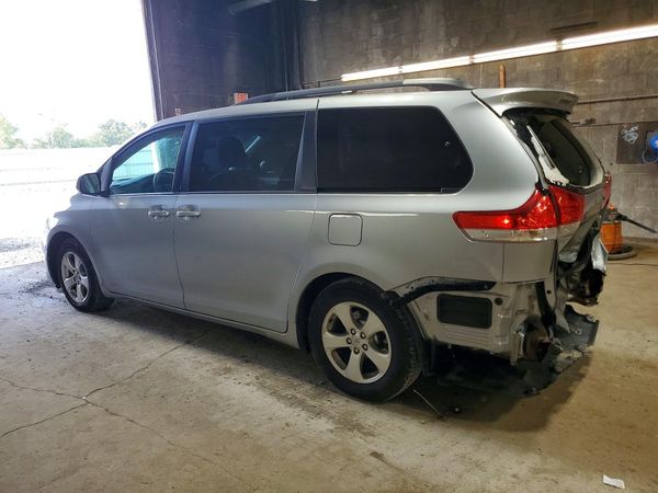 2014 TOYOTA SIENNA