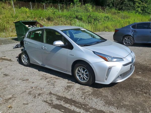 2020 TOYOTA PRIUS