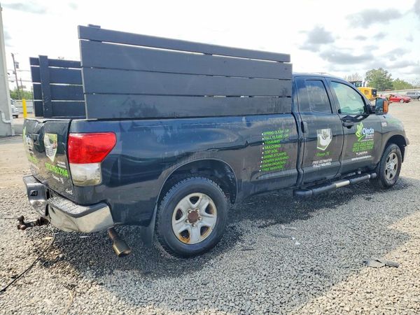 2013 TOYOTA TUNDRA SR5