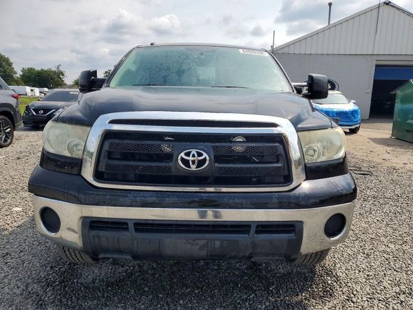 2013 TOYOTA TUNDRA SR5