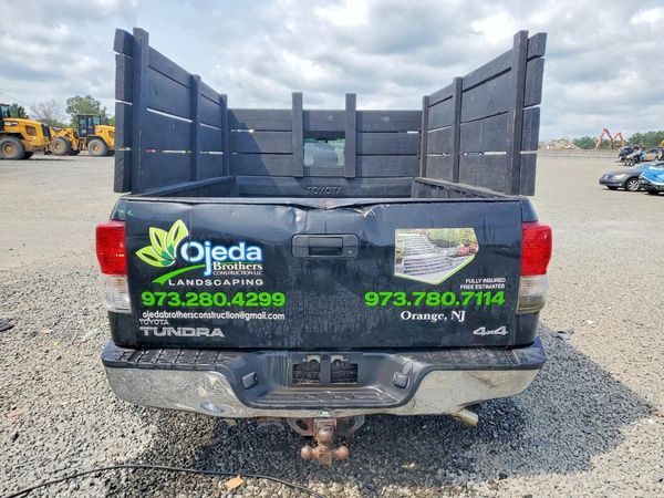 2013 TOYOTA TUNDRA SR5