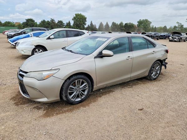2016 TOYOTA CAMRY — Front 3/4