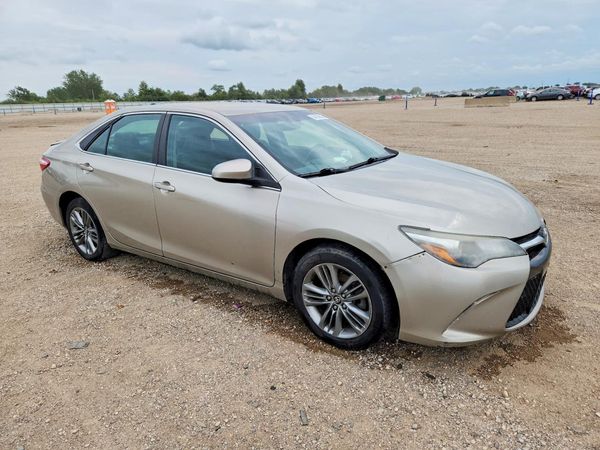 2016 TOYOTA CAMRY — Passenger 3/4