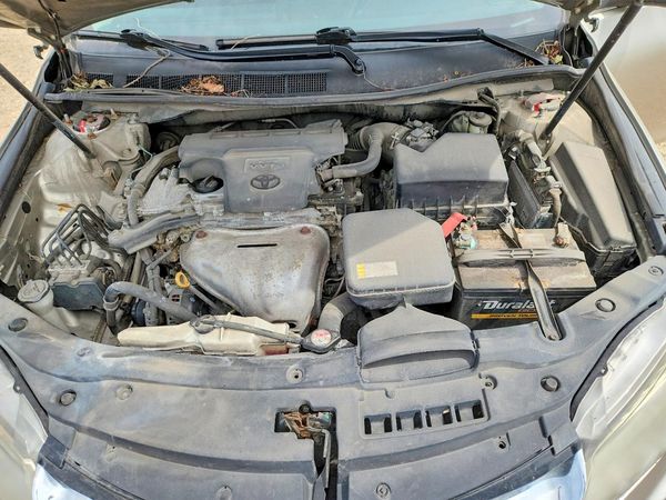 2016 TOYOTA CAMRY — Engine bay