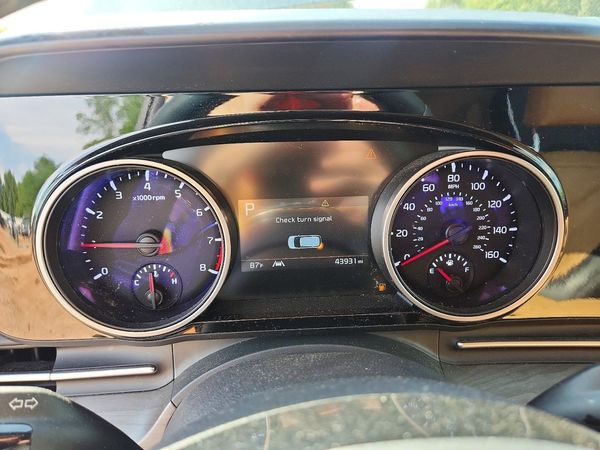 2024 KIA CARNIVAL EX
