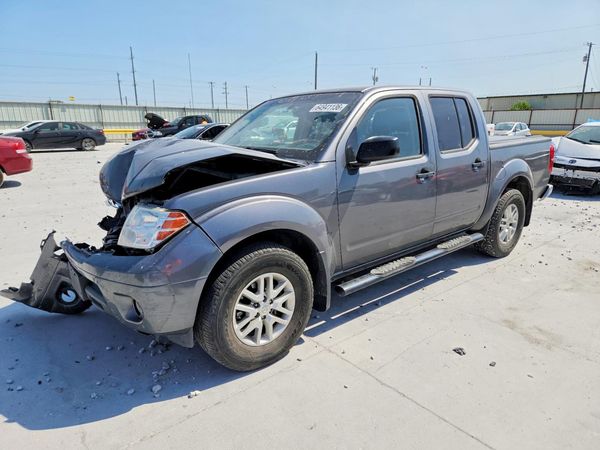 2021 NISSAN FRONTIER Crew Cab — Front 3/4