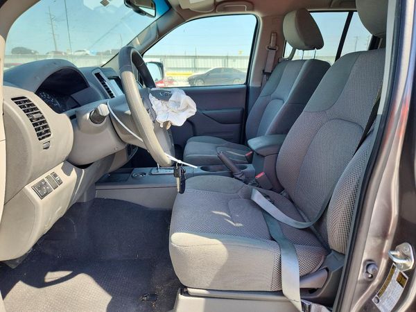 2021 NISSAN FRONTIER Crew Cab — DENT