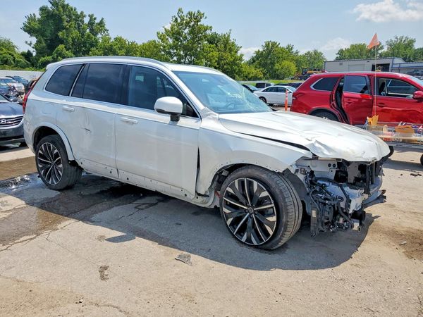 2025 VOLVO XC90 Plus