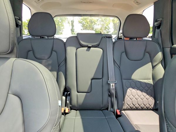 2025 VOLVO XC90 Plus