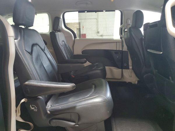 2017 CHRYSLER PACIFICA