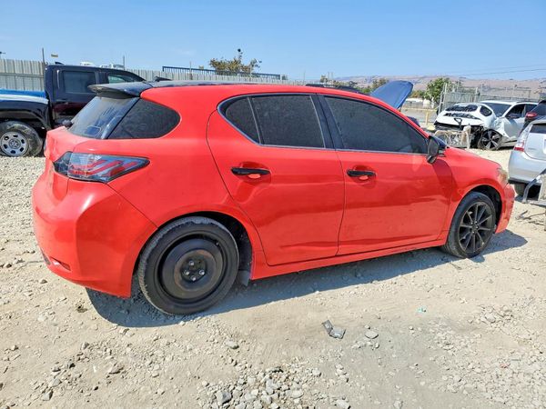 2013 LEXUS CT 200h