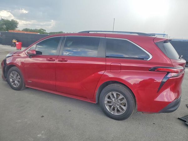 2021 TOYOTA SIENNA LE Plus Package