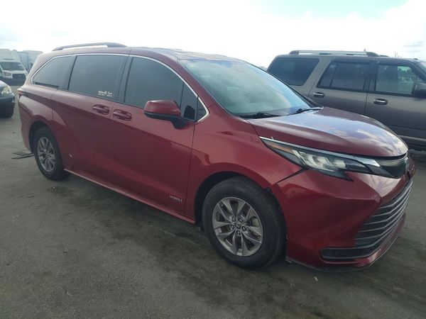 2021 TOYOTA SIENNA LE Plus Package