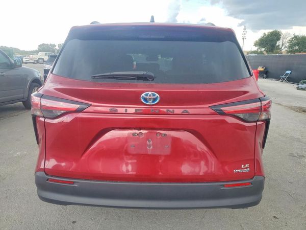 2021 TOYOTA SIENNA LE Plus Package