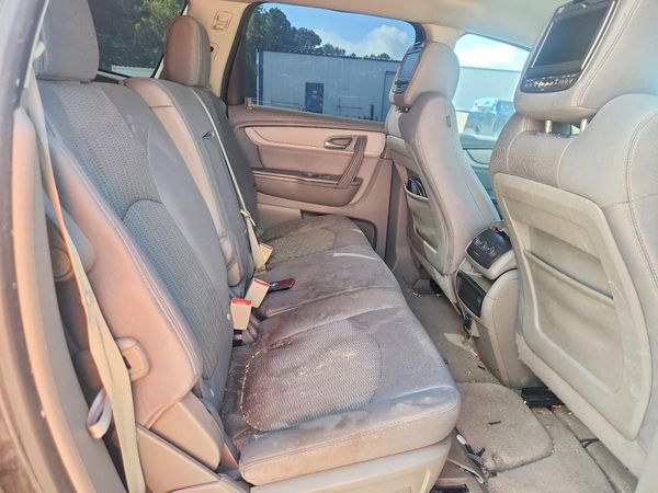 2015 CHEVROLET TRAVERSE LS