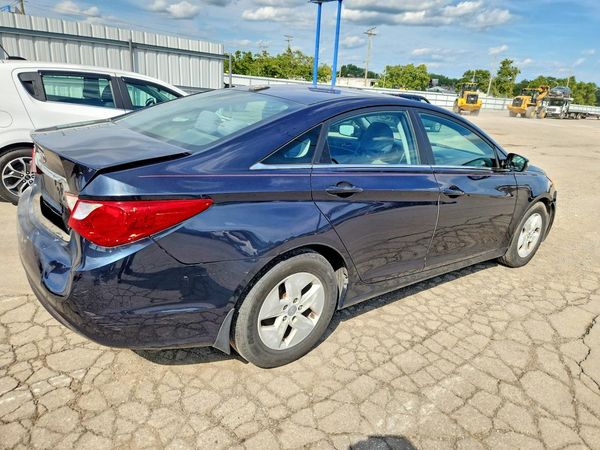 2013 HYUNDAI SONATA GLS/ GLS Popular