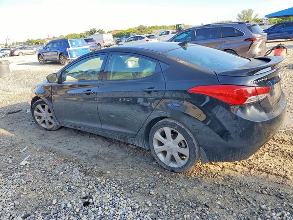 2013 HYUNDAI ELANTRA