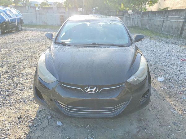 2013 HYUNDAI ELANTRA