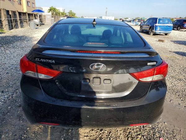 2013 HYUNDAI ELANTRA