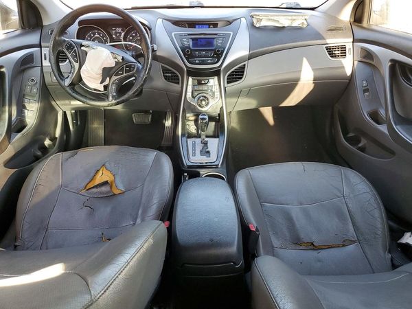 2013 HYUNDAI ELANTRA