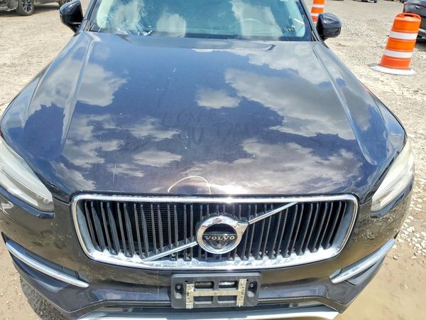 2016 VOLVO XC90 SV42 Momentum — Engine bay