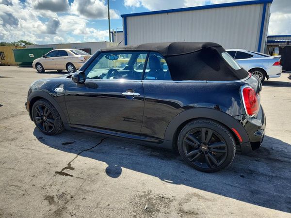 2018 MINI COOPER