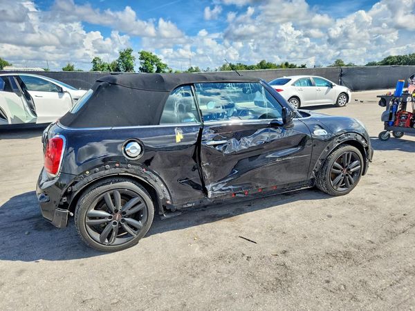 2018 MINI COOPER