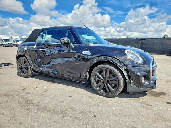 2018 MINI COOPER