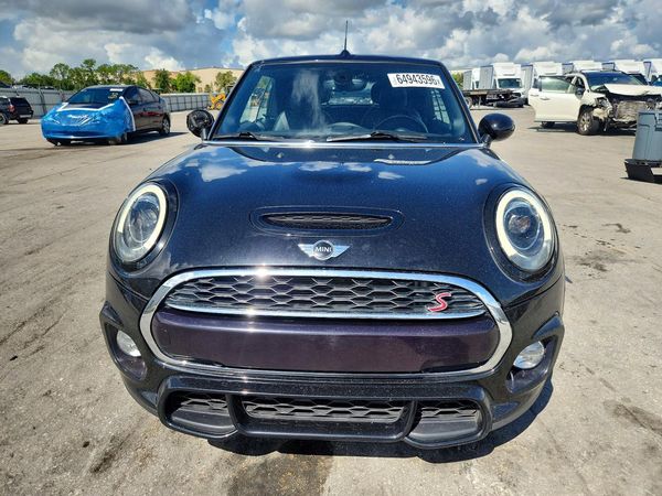2018 MINI COOPER