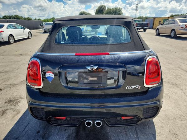 2018 MINI COOPER