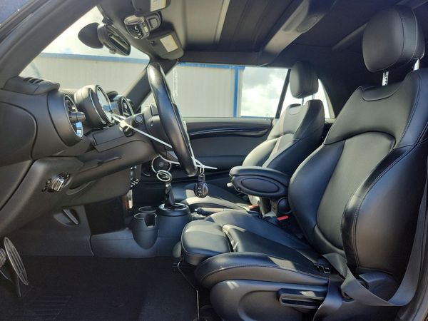 2018 MINI COOPER