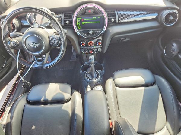 2018 MINI COOPER