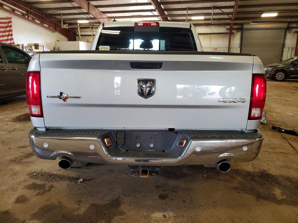 2017 RAM 1500 SLT CREW CAB 4X4