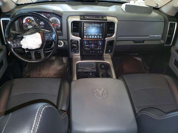 2017 RAM 1500 SLT CREW CAB 4X4