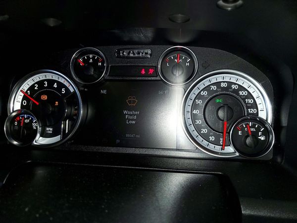 2017 RAM 1500 SLT CREW CAB 4X4