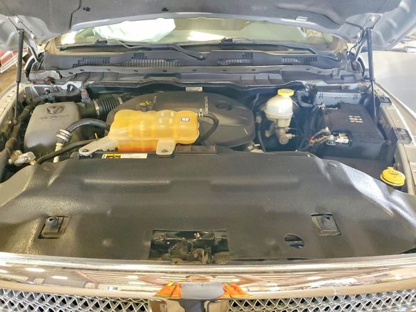 2017 RAM 1500 SLT CREW CAB 4X4