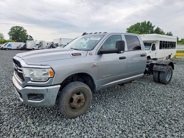 2022 RAM 3500 CREW CAB CHASSIS