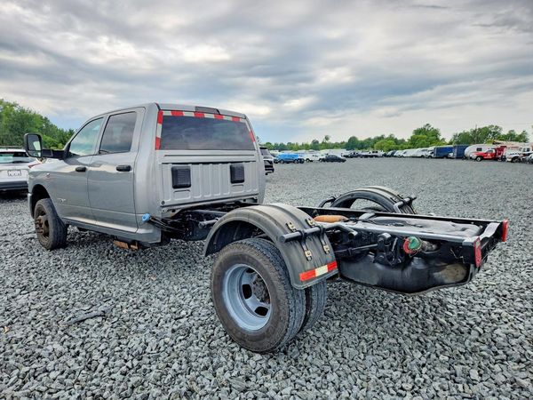 2022 RAM 3500 CREW CAB CHASSIS