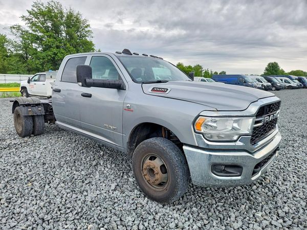 2022 RAM 3500 CREW CAB CHASSIS