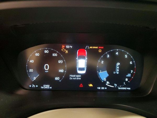 2020 VOLVO S60 Momentum