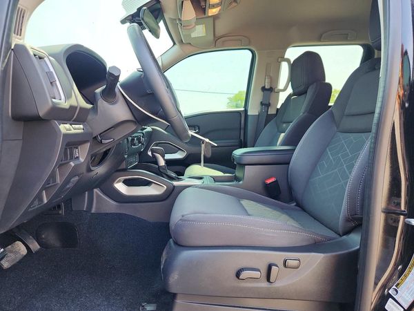 2025 NISSAN FRONTIER